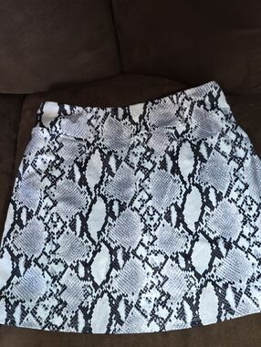 Athletic Black & White Snake Print Mini Skirt Short